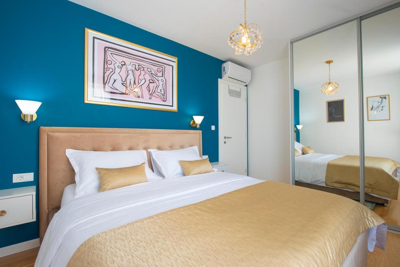 Sunny Bo Villa With A Heated Pool And Rooftop Jacuzzi Kaštela Esterno foto