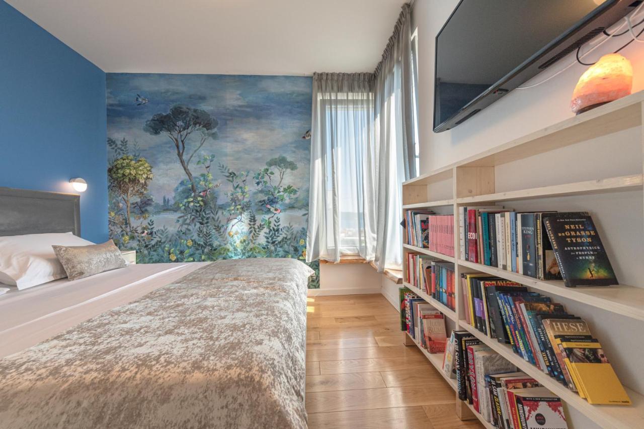 Sunny Bo Villa With A Heated Pool And Rooftop Jacuzzi Kaštela Esterno foto