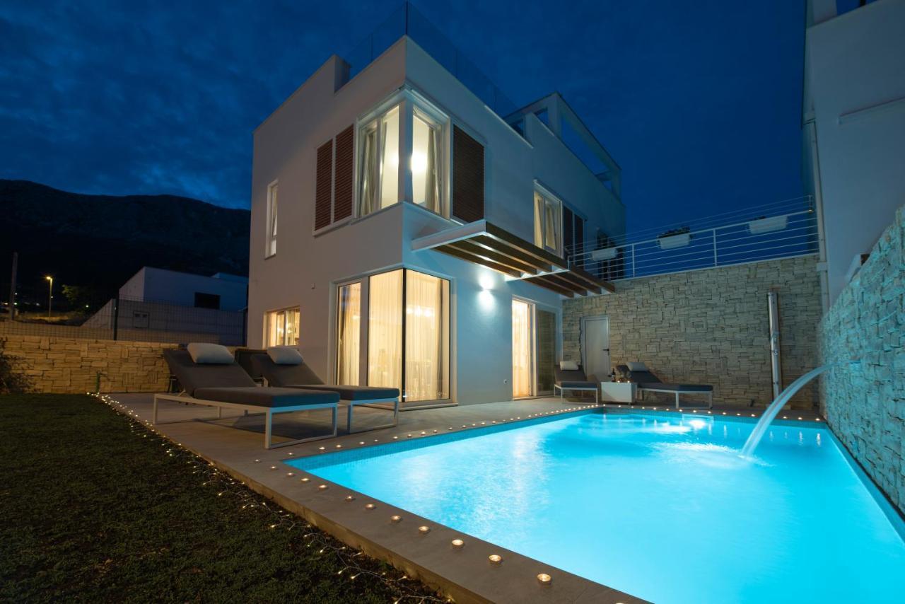 Sunny Bo Villa With A Heated Pool And Rooftop Jacuzzi Kaštela Esterno foto